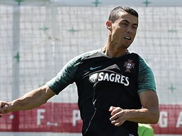Cristiano Ronaldo na pondlnm trninku Portugalc.
