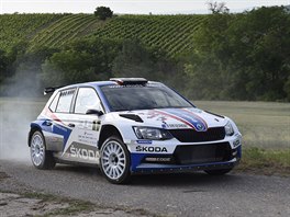 Jan Kopeck a Pavel Dresler s vozem koda Fabia R5 bhem prvn etapy na Rallye...