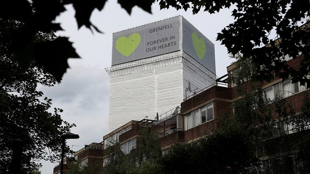 Por vku Grenfell Tower si ped rokem vydal 72 lidskch ivot (8. ervna 2018)