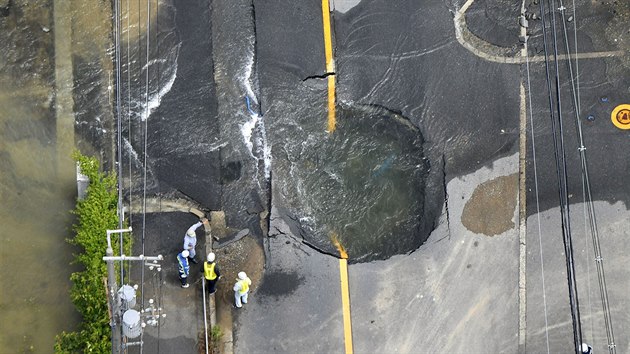 Zemětřesení na západě Japonska si vyžádalo nejméně tři oběti a přes 200 zraněných. (18.6.2018)