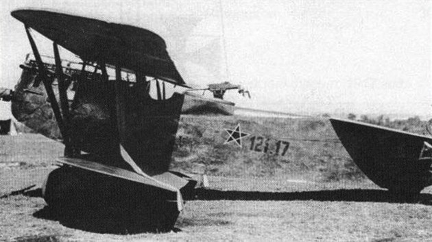 S tímto rakouským pozorovacím letounem typu Phönix C.I se 19. června 1918 utkal nejlepší italský stíhač Francesco Baracca. Posádku rakouského stroje tvořil pilot Max Kauer a pozorovatel Arnold Barwig. Barwig se stal přemožitelem Baraccy.