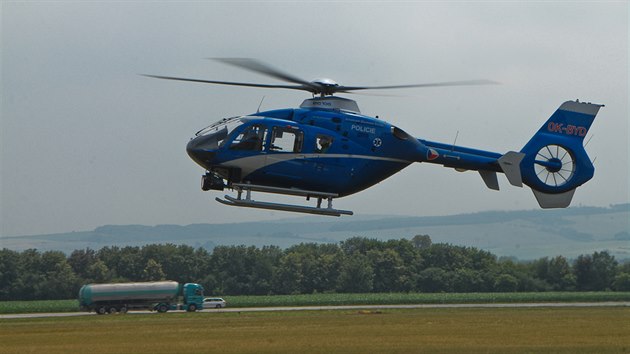 Policejní vrtulník EC 135 s instalovaným speciálním leteckým gama spektrometrem RADPatrol-A na technologické demonstraci RADTECH 2018
