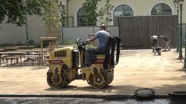 Vstavit v praskch Holeovicch prochz zmnou