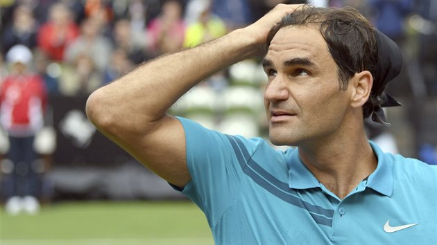 vcarsk tenista Roger Federer v duelu s Mischou Zverevem z Nmecka.