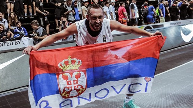 Dejan Majstorovi ze Srbska slav titul z MS 3x3 v Manile.