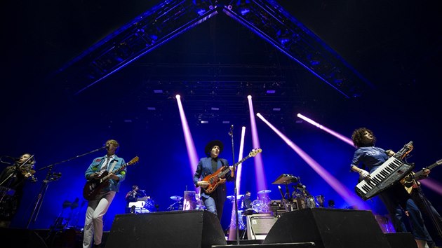 Záběr z prvního koncertu Arcade Fire v Praze (15. června 2018)