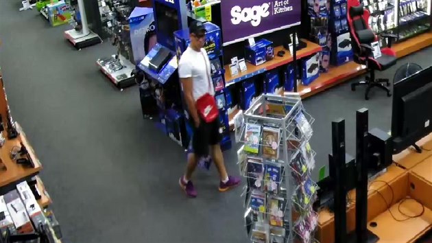 Zloděje zachytily při krádeži notebooku kamery.