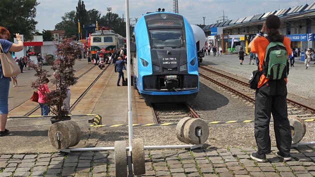 Mezinrodn veletrh drn techniky, vrobk a slueb pro poteby eleznin a mstsk kolejov dopravy s nzvem Czech Raildays, probh v tchto dnech v Ostrav. Lid mohou vidt napklad salonn vz prezidenta Masaryka, nebo novou ostravskou tramvaj.