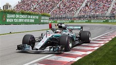 Britský jezdec Lewis Hamilton ze stáje Mercedes