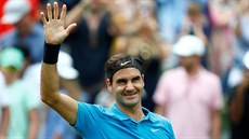 Roger Federer slaví prvenství na turnaji ve Stuttgartu.