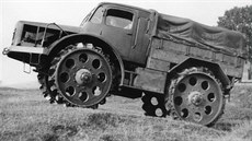 Vojenský tahač Škoda RSO (Radschlepper Ost) vyráběný v letech 1942 až 1944....