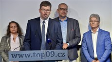 Předseda TOP 09 Jiří Pospíšil (druhý zleva) zahájil 14. června 2018 v Praze...