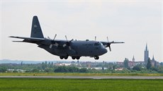 Americké stroje C-130 Hercules na áslavské základn jako podprné letouny pro...