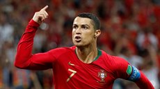 Fotbalista Cristiano Ronaldo slaví první portugalský gól v utkání mistrovství...