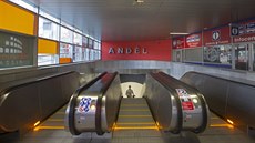 Nové eskalátory ve stanice metra Anděl (10. června 2018)