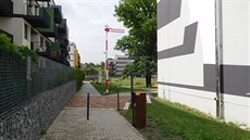 Parkové muzeum v Modanech. Návstidlo a výhybka u jednoho ze vstup do parku.