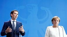 Kurz chce lepí ochranu vnjích hranic, Merkelová ho podporuje. (12. 6. 2018)