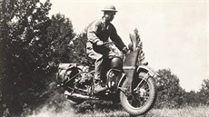 Motocykl Harley-Davidson WLA, který využívala americká armáda během 2. světové...