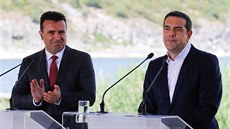 ecký premiér Alexis Tsipras s makedonským premiérem Zoranem Zaevem.