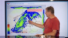 Meteorolog Petr Dvoák hovoil o aktuálním poasí v esku v poadu Rozstel na...