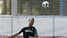 Cristiano Ronaldo na pondělním tréninku Portugalců.