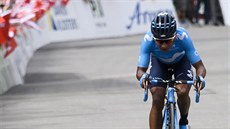 Nairo Quintana z Movistaru si jede pro vítzství v sedmé etap Kolem výcarska.