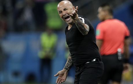 Trenér argentinských fotbalist Jorge Sampaoli bhem utkání na MS proti...