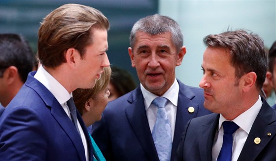 Zleva: rakouský kancelář Sebastian Kurz, německá kancléřka Angela Merkelová,...