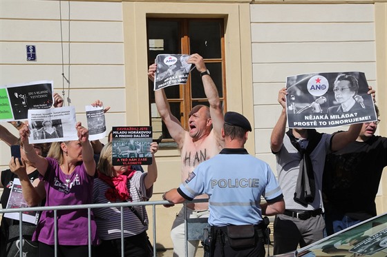 Demonstrace proti jmenování vlády premiéra Andreje Babiše, opřené o hlasy...
