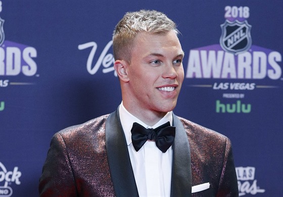 Taylor Hall z New Jersey na slavnostním udílení cen NHL