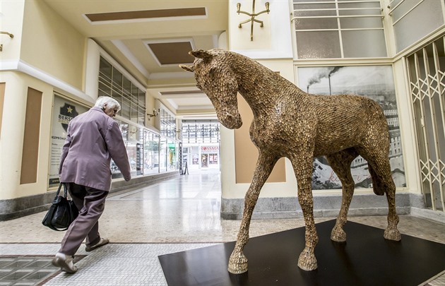 Bhem sochaského festivalu Sculpture Line 2018 v Pardubicích oívá i Machoova...