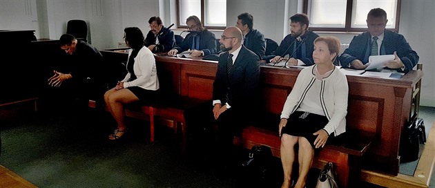 Krajský soud v Plzni ukonil kauzu daových únik za prodané pohonné hmoty....