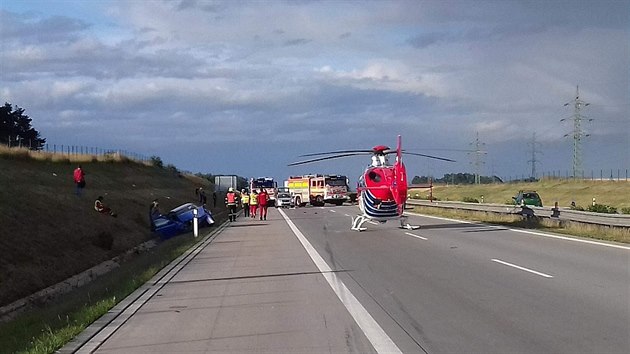 Na dálnici D1 smrem na Brno se srazila dv auta a zranili se dva lidé (23....