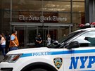 Po stelb v marylandských novinách hlídali policisté budovu New York Times....