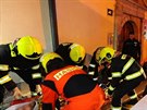 Mu v centru Prahy spadl z 15metrov vky, museli ho vyprostit hasii (22....