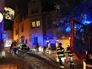 Muž v centru Prahy spadl z 15metrové výšky, museli ho vyprostit hasiči (22....