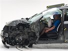 Crashtest s 25procentním pesazením Nissanu Pathfinder