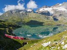 Zastávka íslo 5: Vlak Rhätské dráhy v prsmyku Bernina