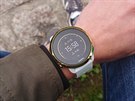 Displej hodinek Suunto 3 Fitness neustále ukazuje as