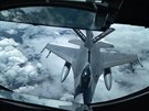 Tankování F-16 za letu