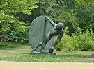 Bhem sochaskho festivalu Sculpture Line ov v Pardubicch i park Na pici....