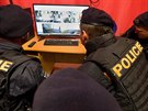 Nov cvií policisté zásahy v Janov u Nového Boru na eskolipsku. V areálu,...
