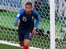 BUT! Kylian Mbappé (vpravo) bí oslavit vedoucí gól, který vstelil v utkání...