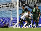 EUFORIE. Marcos Rojo práv vstelil postupový argentinský gól v utkání...