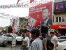 Na mítink kandidáta na tureckého prezidenta Muharrema Inceho lákaly...