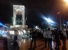 Na Taksimu po vítzství prezidenta Recepa Tayyipa Erdogana vypukly oslavy. (24....