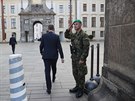 Andrej Babi� po p��jezdu na Pra�sk� hrad, kde prezident Zeman jmenuje jeho...