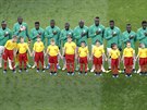 Senegaltí fotbalisté pi hymn ped zápasem MS proti Japonsku.