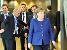 Nmecká kancléka Angela Merkelová pichází na minisummit k migraní...
