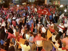 Erdoganova islámská Strana spravedlnosti a rozvoje oslavuje výsledky voleb